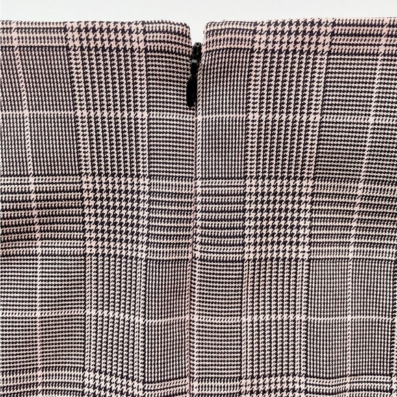 SUNDAY Best Notched Check Mini Skirt - Picture 7 of 8